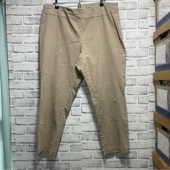 Croft & Barrow Women’s Pull On Stretch Khaki Crop Straight Leg Pants 18W - Picture 1 of 5